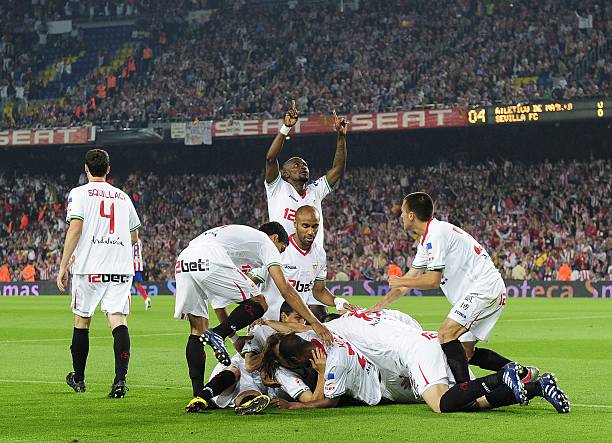 仅迎合了传 仅迎合了传